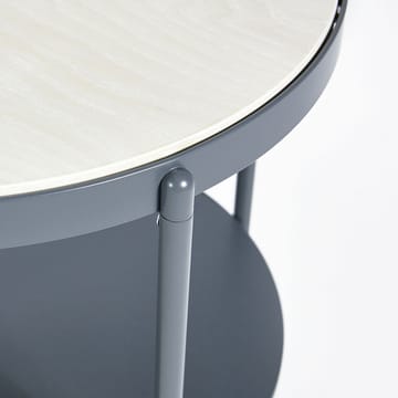 Lene sivupöytä - Harmaa, matala, valkopigmentoitu saarnivaneri - SMD Design
